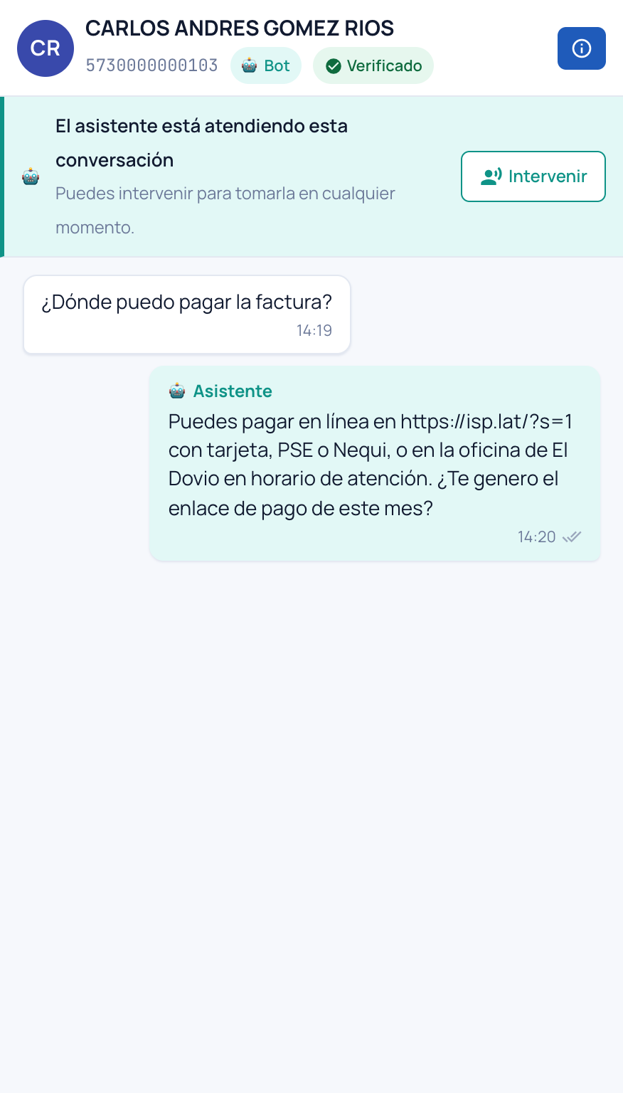 Conversación atendida por el asistente con el aviso y el botón Intervenir